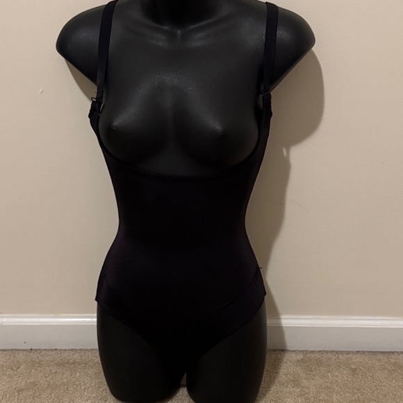SPANX Other - SPANX Classic Black Shapewear Bodysuit